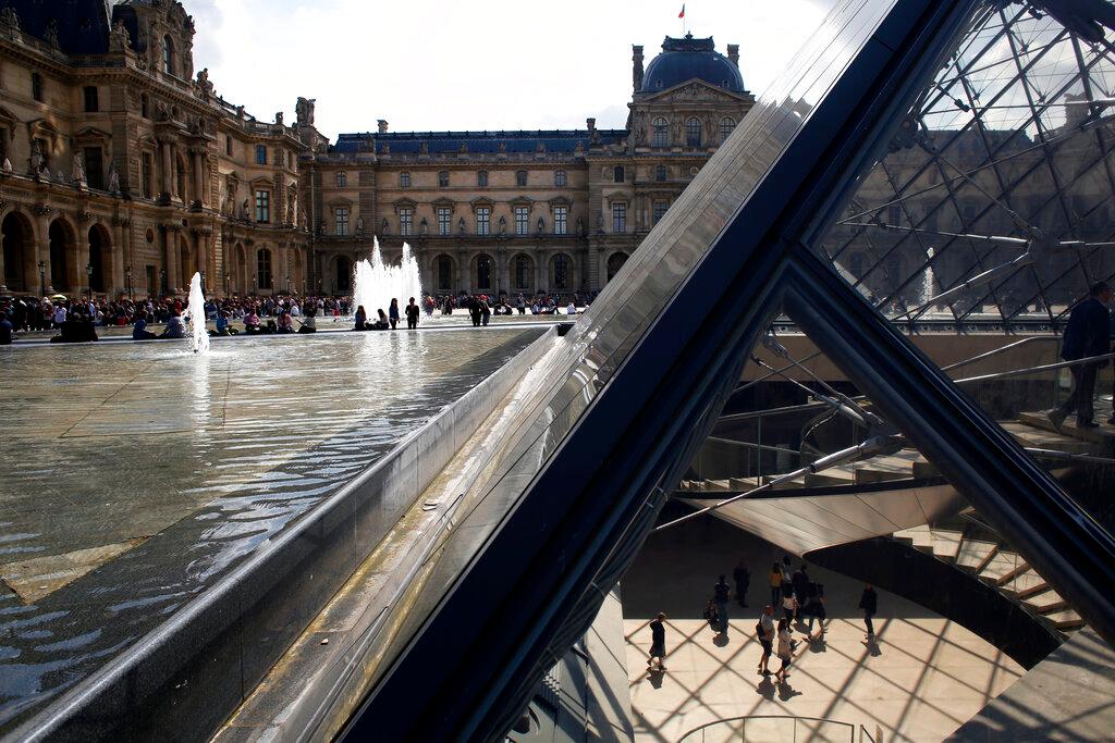 Louvre Reopens After One-Day Closure Due to Overcrowding