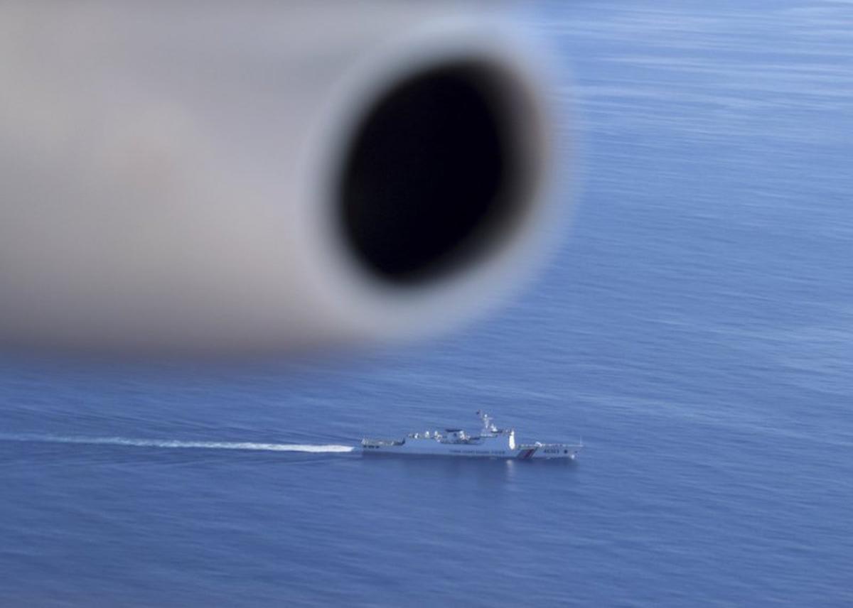 Australian Navy Pilots Struck by Lasers in South China Sea, Experts Suspect China Attack