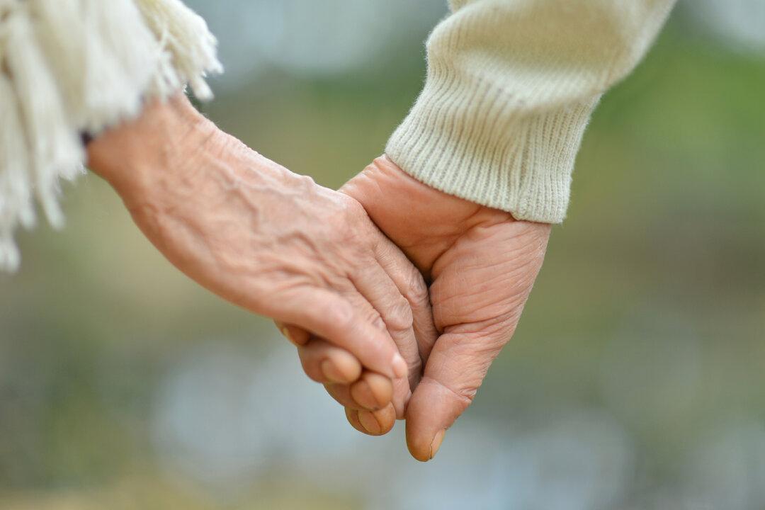 Couple Married During WWII Renew Wedding Vows in the Same Church After 75 Years