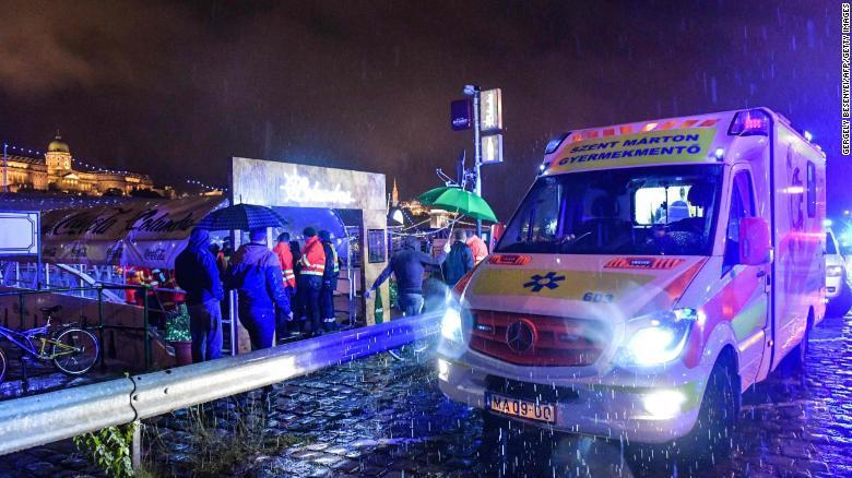 7 South Koreans Dead, 21 Missing After Tourist Boat Sinks in Hungary