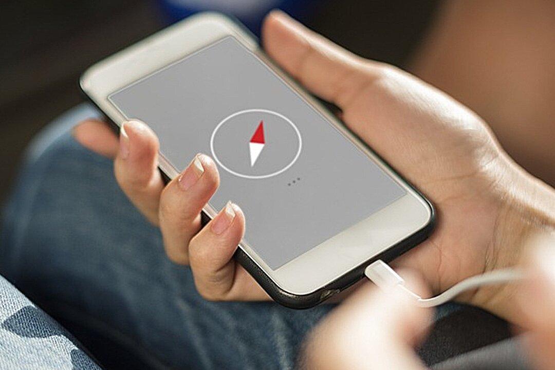 22-Year-Old Man Electrocuted to Death While Using Phone in Bed, His Finger ‘Burst’