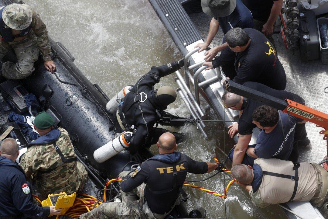 Hungary Needs Extended Search for 21 Missing in Boat Sinking
