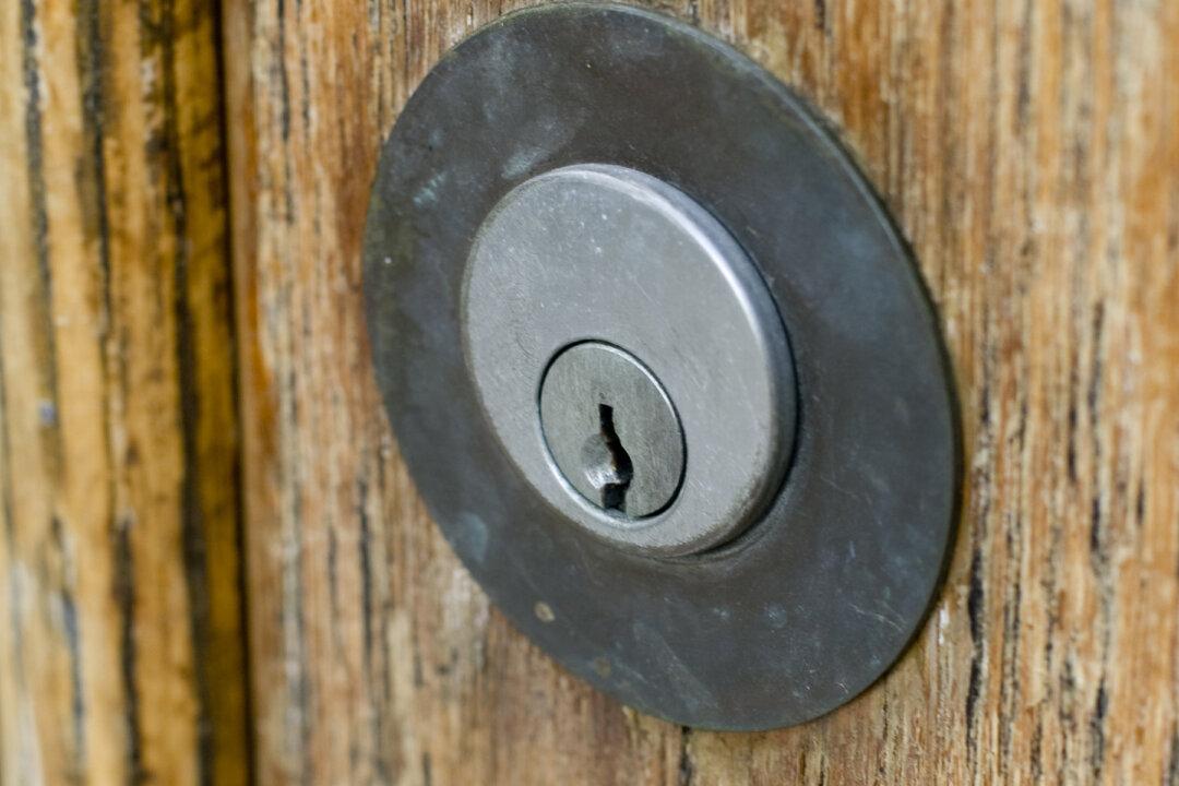 Fork Becomes Portable Door Lock In Low-Tech Security ‘Fix’