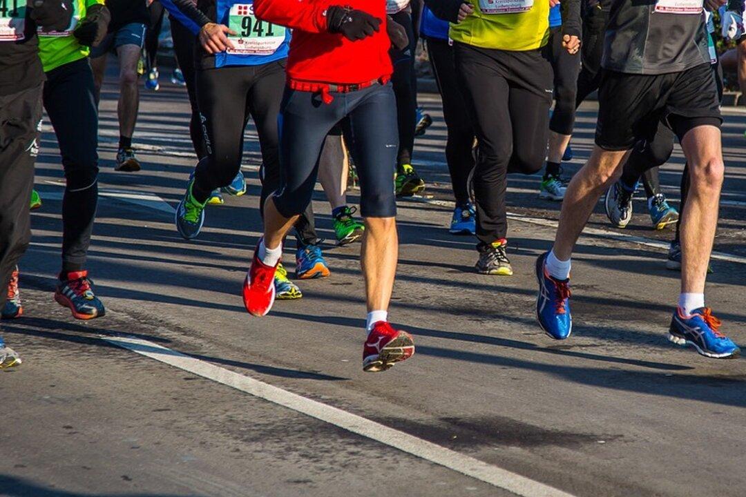 Runner Close to the Finish Line Gives Up Win to Help Collapsed Competitor, Awarded $15,000