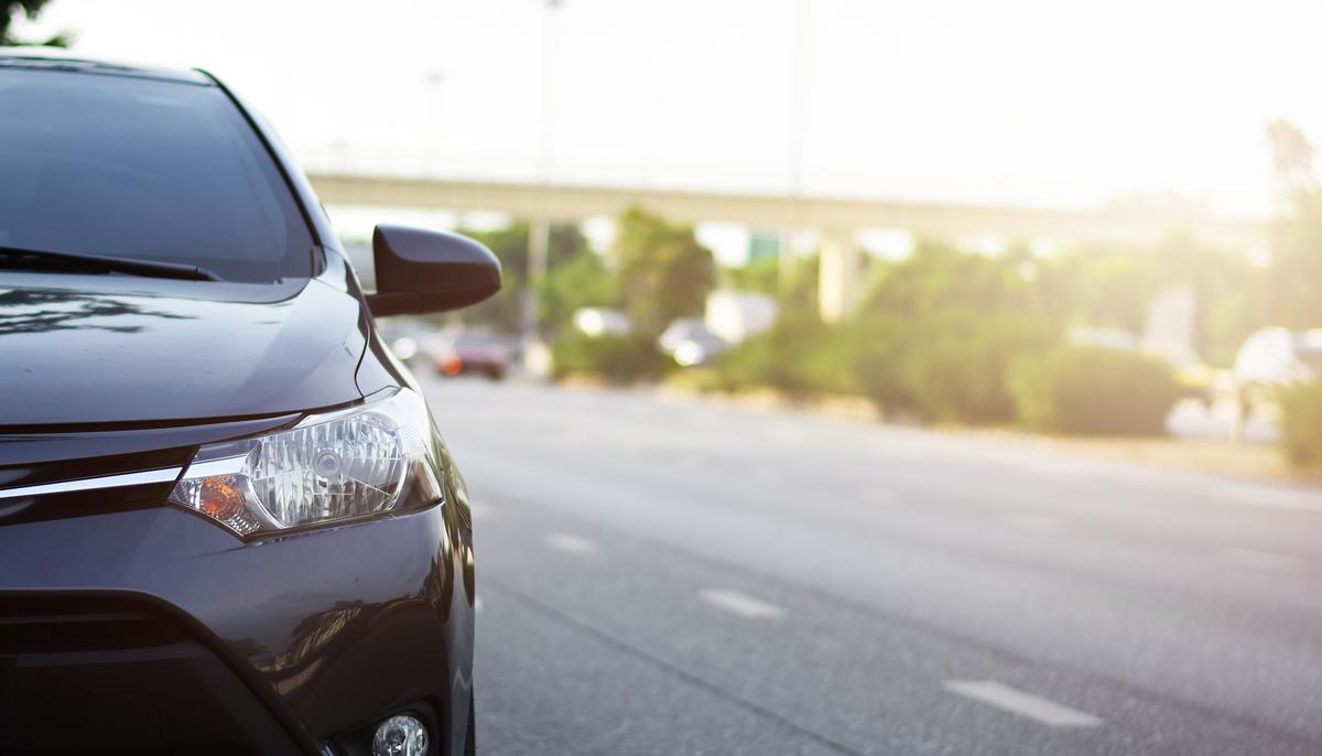 Teens Find Card Inside Abandoned Car, Call Cops When They Google the Name on It