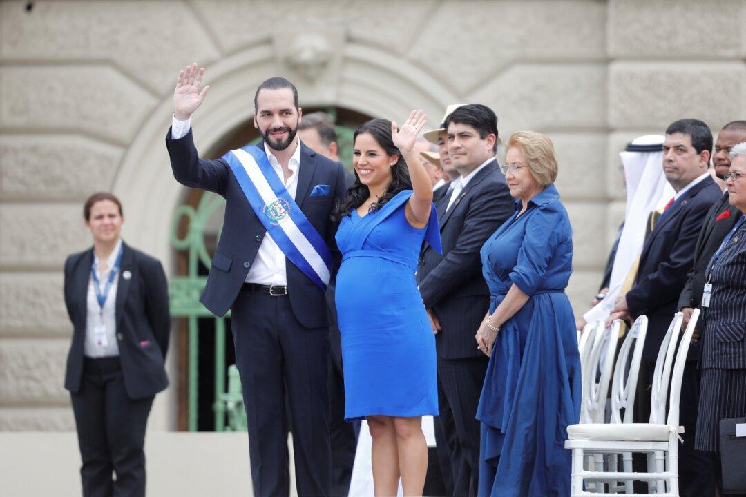 New President Ends 2-Party Dominance, Pledges to Cure ‘Sick Child’ El Salvador