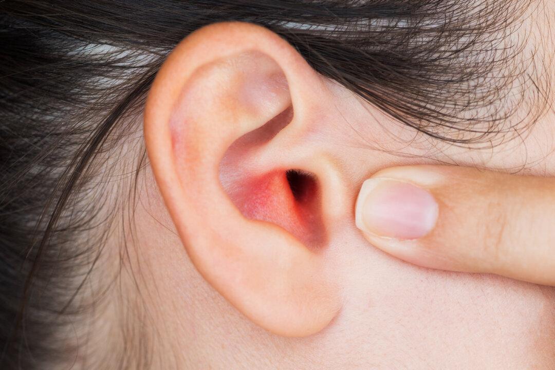 Video: Woman’s Earache Turns Out to Be a SPIDER That’s Been Living in Her Ear