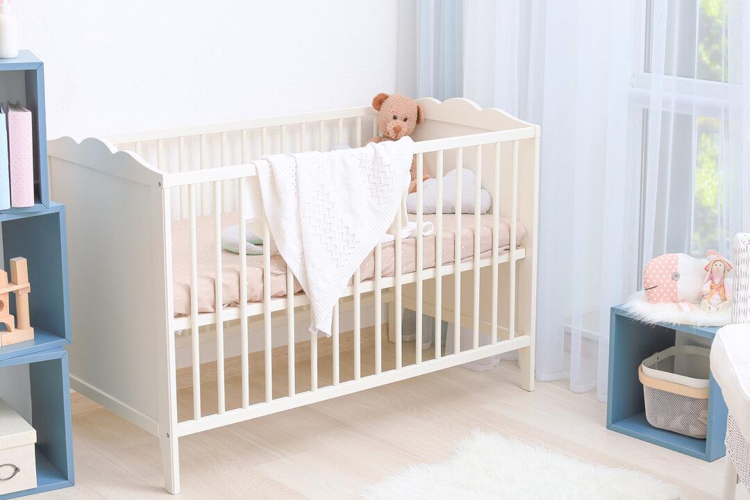 Mom Sells Stillborn’s Crib in Sale, but She Didn’t Expect Buyer to Do This Days Later