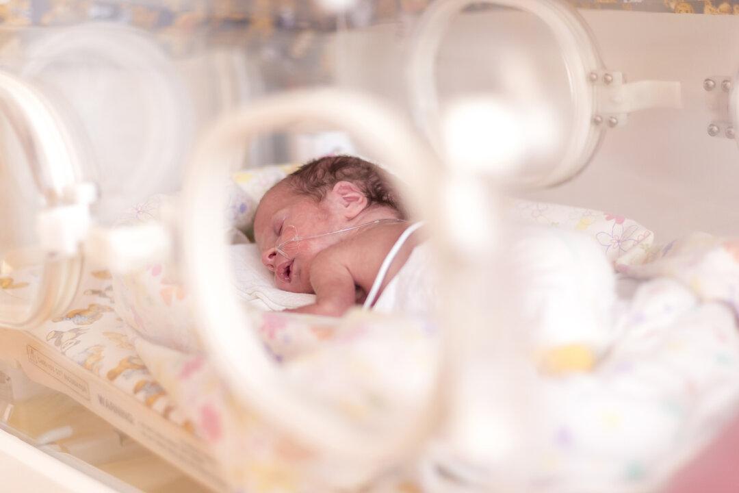 Smallest Preemie Baby Ever Recorded Home After 5 Months in Hospital–She ‘Weighed As Much As an Apple’