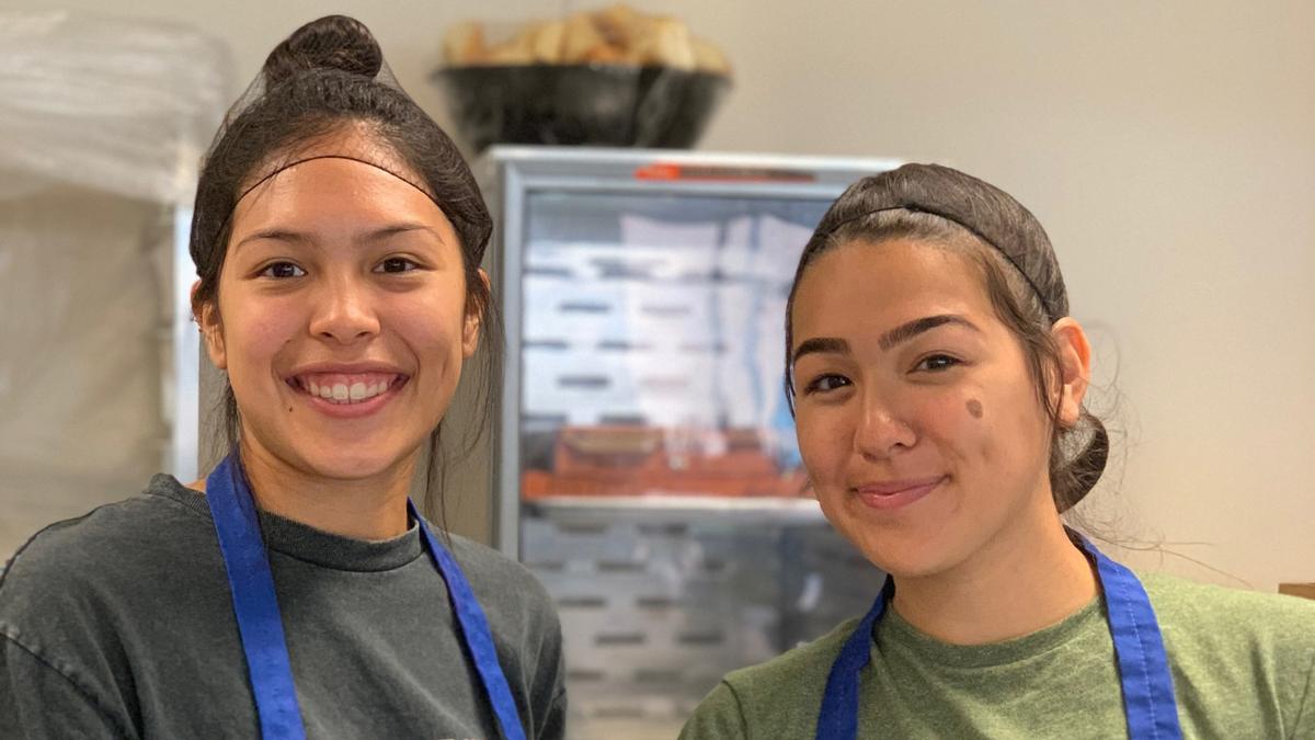 Instead of Throwing Graduation Party, Teen Throws Pizza Party for the Homeless