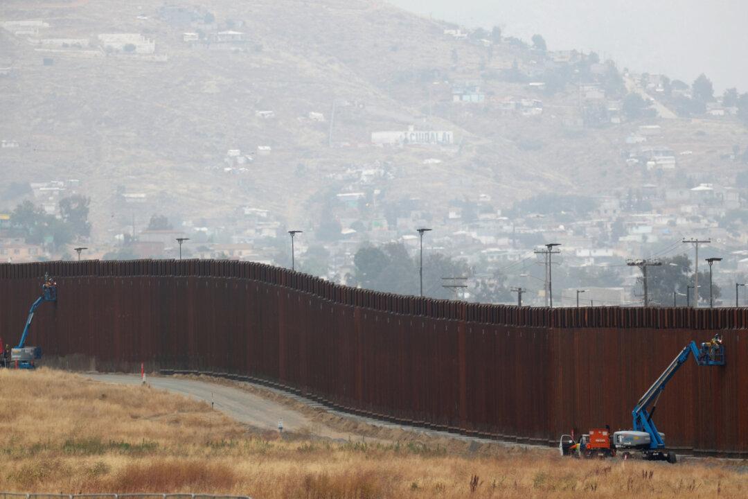 Border Patrol Took 851,000 People Into Custody During Fiscal Year 2019: Report