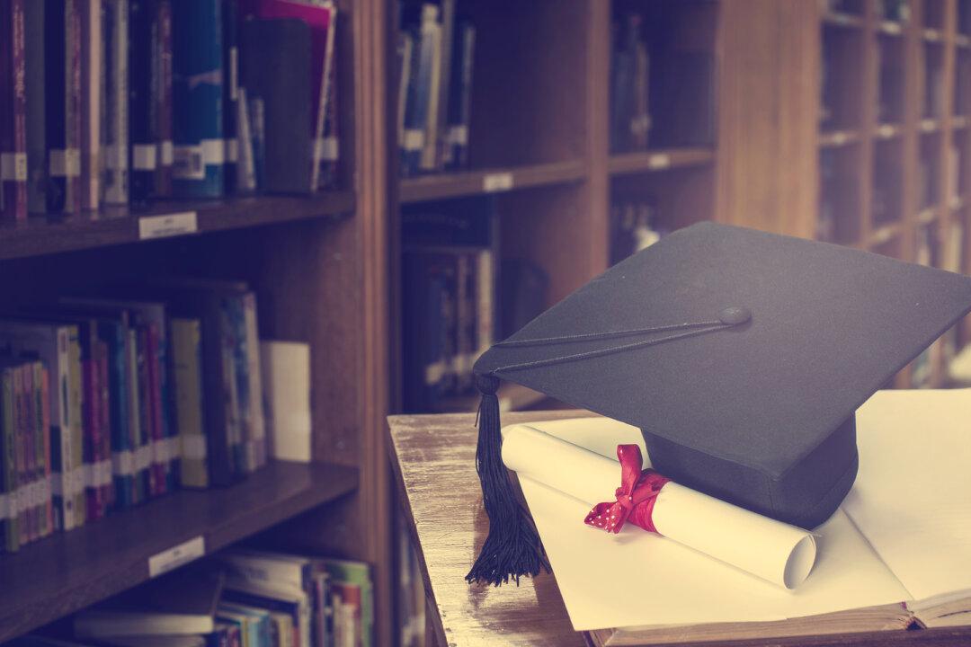 95-Year-Old WWII Vet Gets His High School Diploma After Waiting for 8 Long Decades