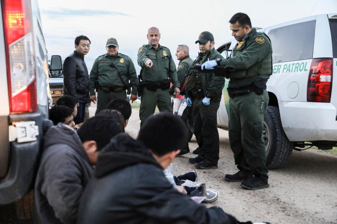 Border Numbers Drop Below 100,000 for First Time in Months