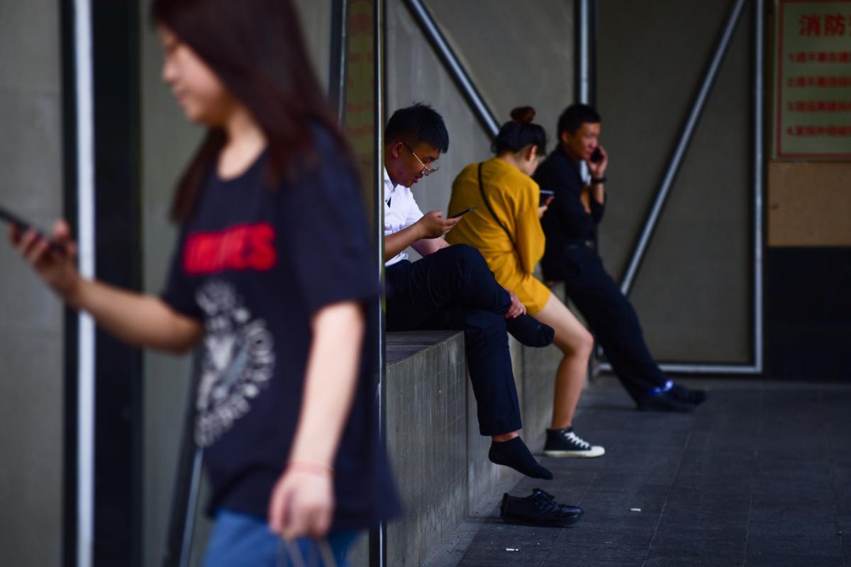 Chinese Censors Block Financial Blogs Amid Escalating US-China Trade Tensions