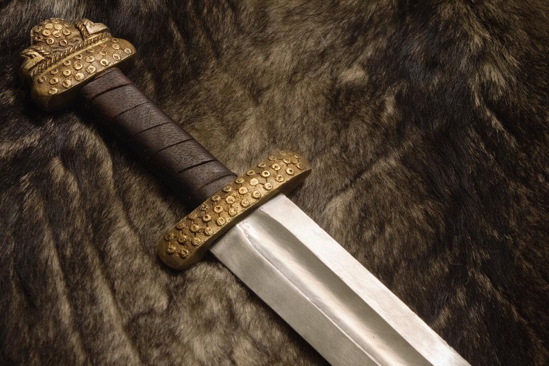 Indian Police Officer’s Hand Chopped Off in Sword Attack During Coronavirus Lockdown