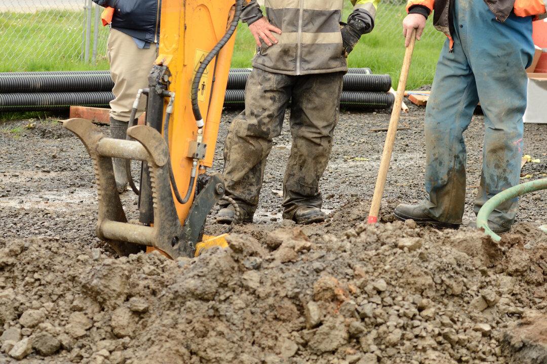 Construction Workers Unearthed Centuries-Old Ming Dynasty Corpse in Very Fine Clothes