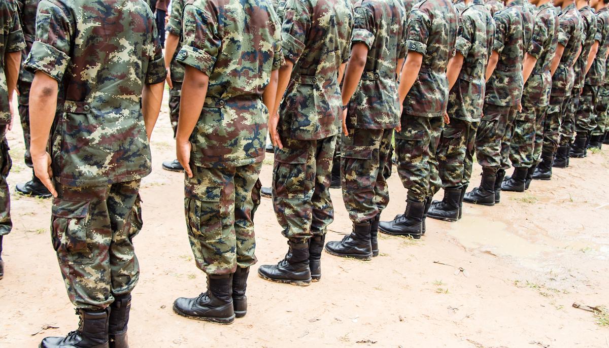 Onlookers Gasp As Two-Year-Old ‘Breaks Rank’ to Hug Her Dad at Military Ceremony