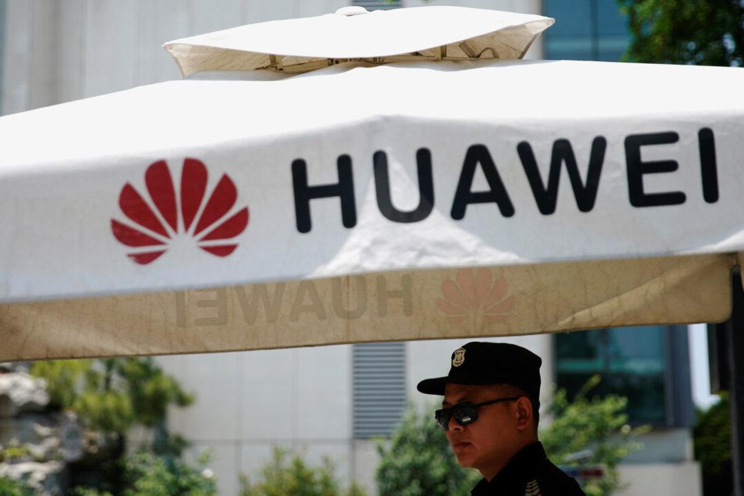 Some Big Tech Firms Cut Employees’ Access to Huawei