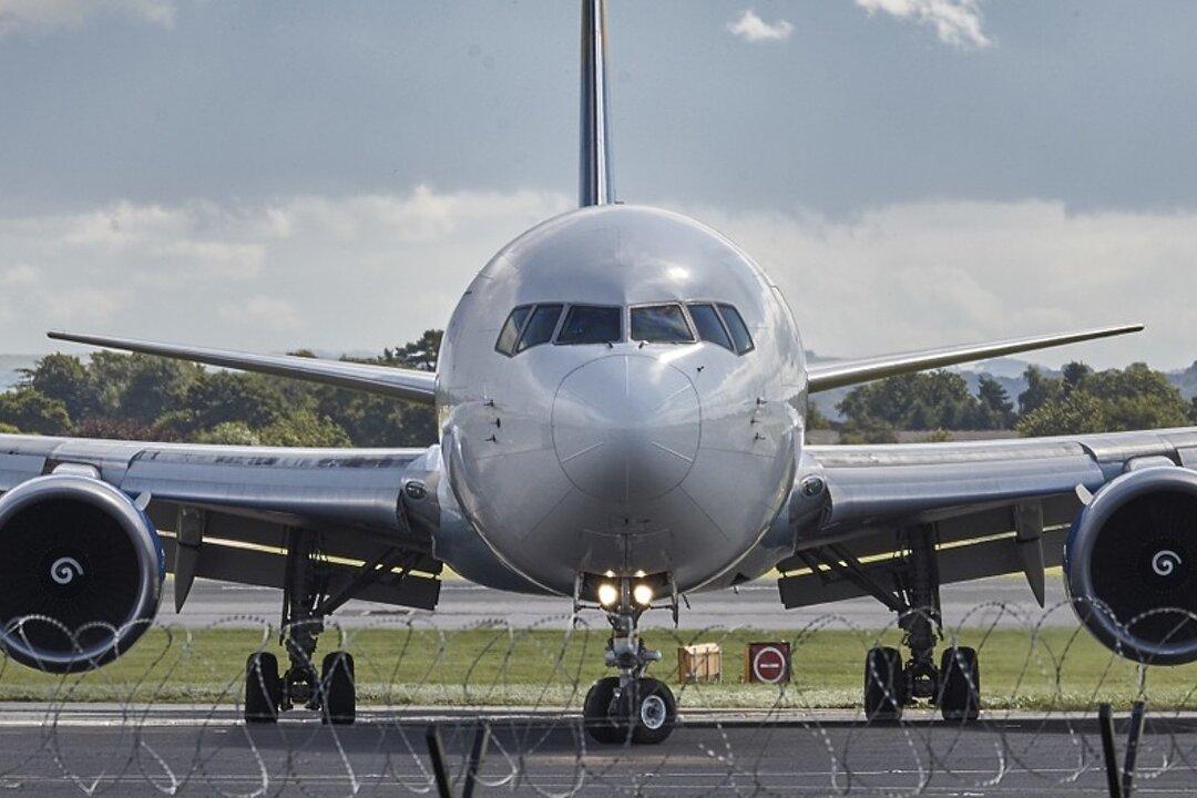 Woman Opens Plane’s Emergency Exit Thinking It’s the Toilet Door