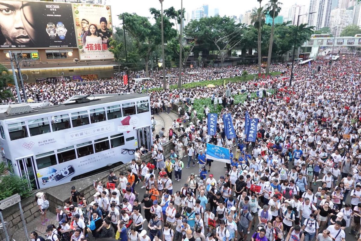 Investors Cancelling Land Purchases and Withdrawing Funds From Hong Kong