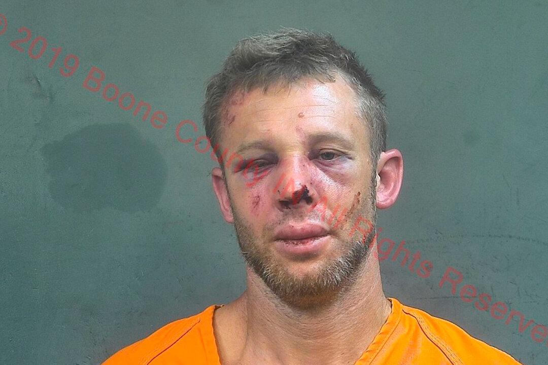 Man Breaks Into Home, Tries to Abduct 6-Year-Old Girl He Claims Is His Daughter