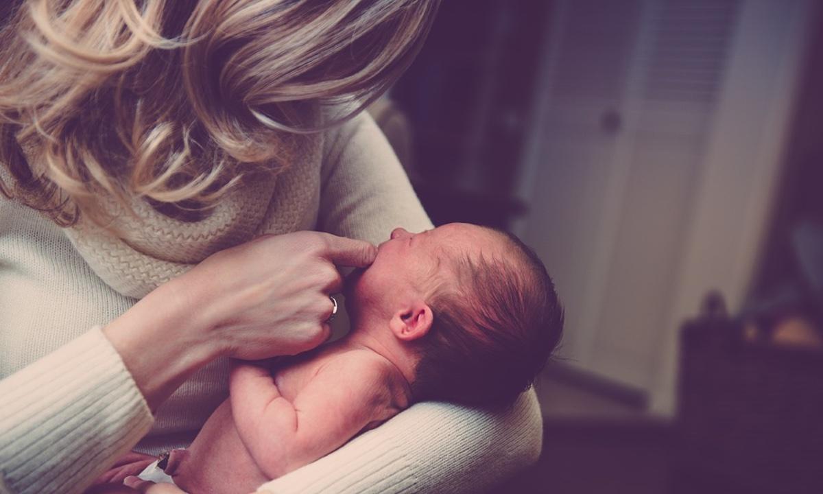 ‘Cover up or Leave:’ Mother Forced to Leave Public Pool for Breast Feeding Her Baby