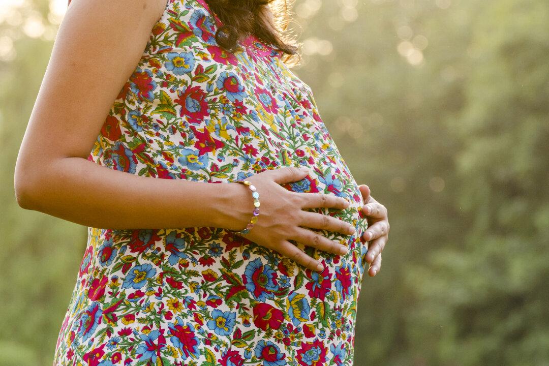 Mom Conceives Three Sets of Non-Identical Twins Naturally, at Shocking Odds of 500,000:1