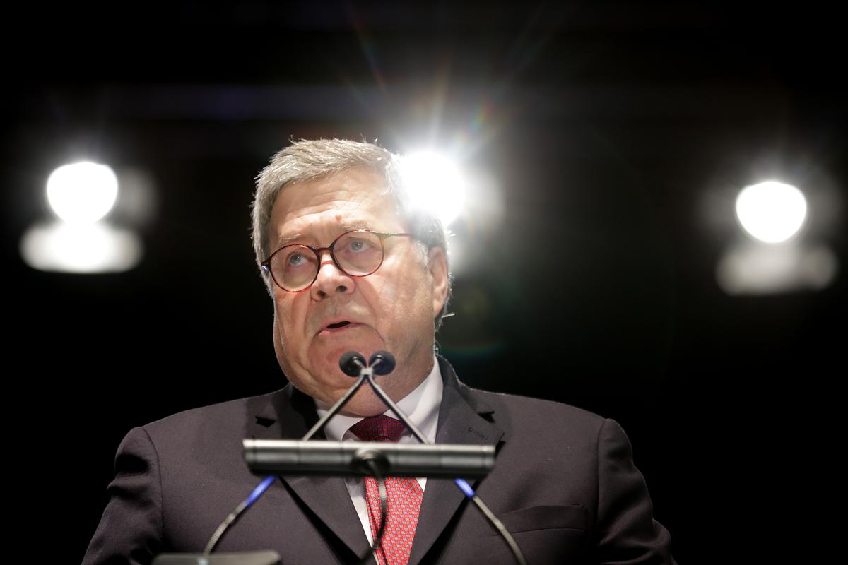 House Panel Approves Contempt Citations Against Barr, Ross