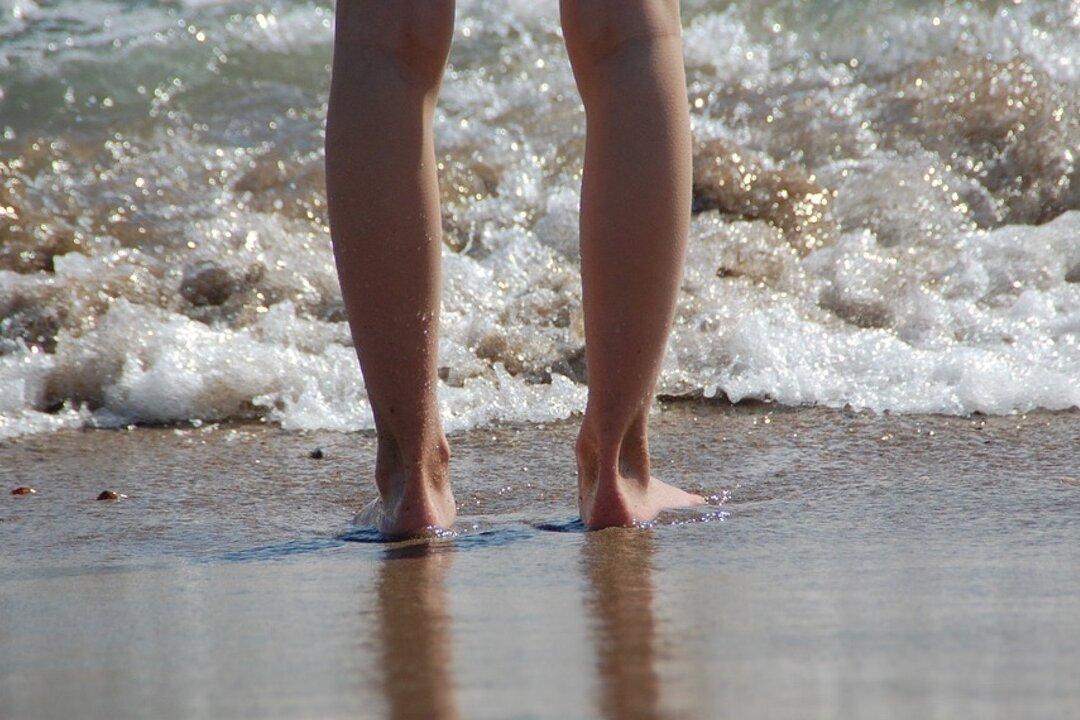 Man Dips Foot in Ocean Water and Contracts Flesh Eating Bacteria