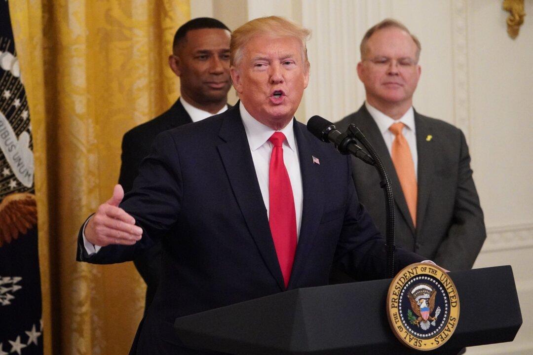 Trump Underscores Florida Governor’s Ban on Sanctuary Cities