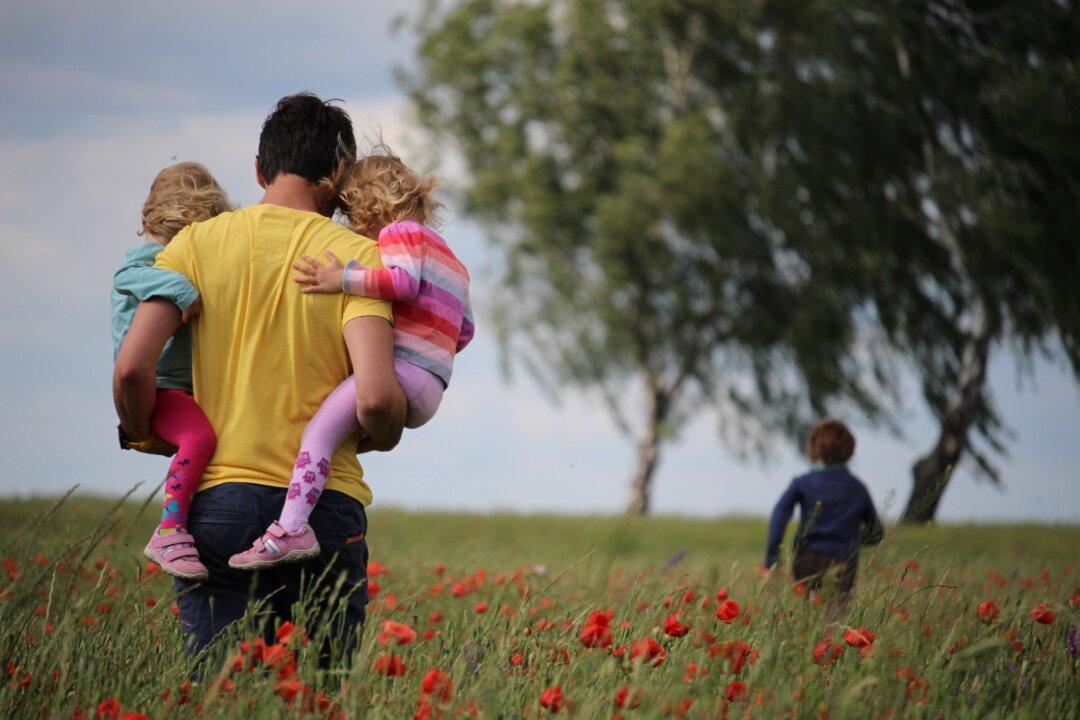 Fathers’ Gut Health May Influence Physical and Mental Health in Offspring, Study Finds