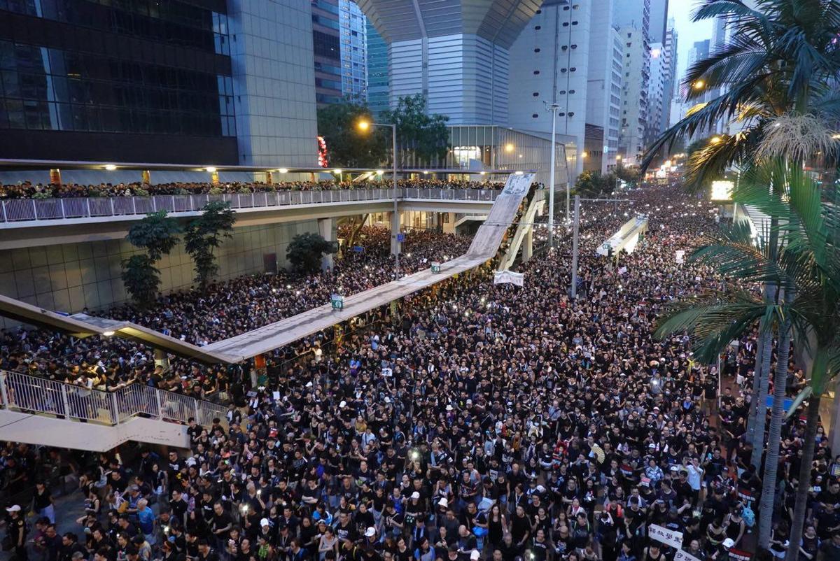 Nearly 2 Million Protest Hong Kong Extradition Bill, Call for Lam to Resign