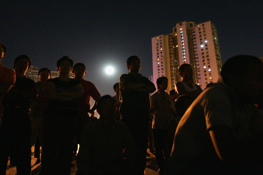 Father Throws Baby Out of 6th Floor Window on First Birthday