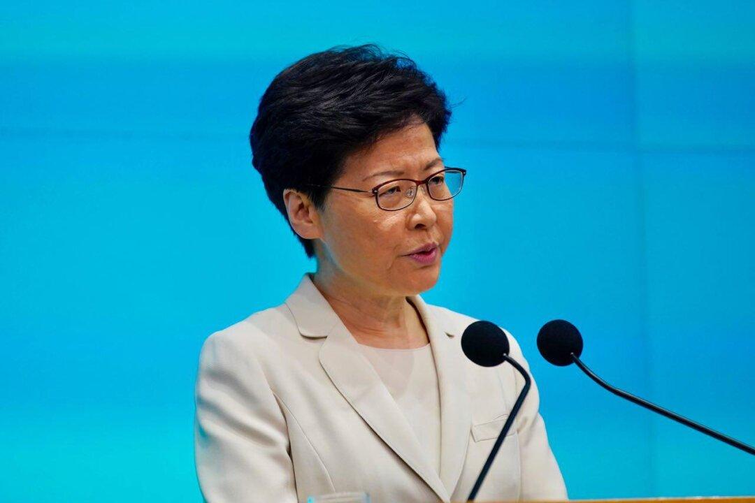 Hong Kong Leader Carrie Lam Apologizes But Refuses Announcing Withdrawal of Extradition Bill