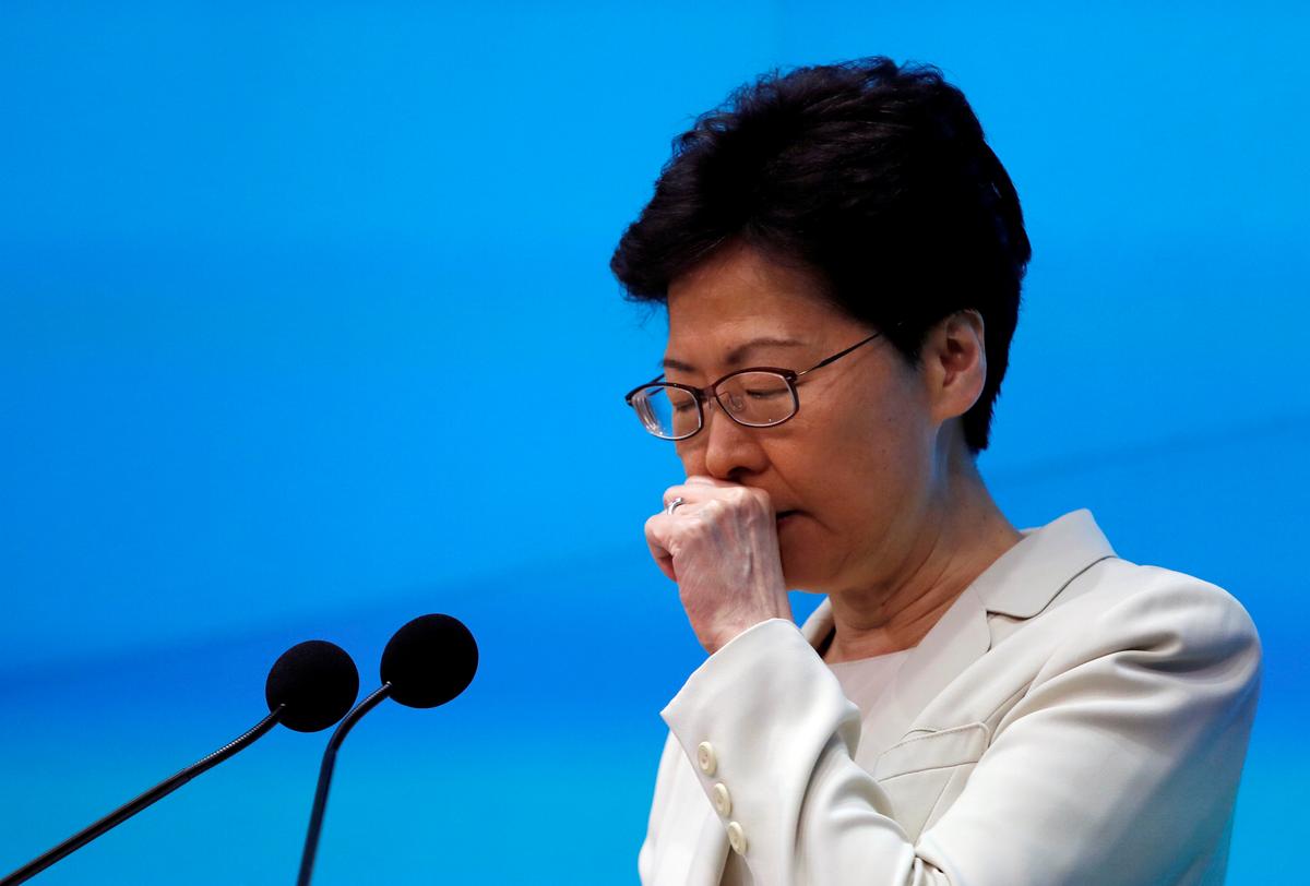 Hong Kong Leader Ignores Protesters’ Deadline, Setting Stage for Further Demonstrations