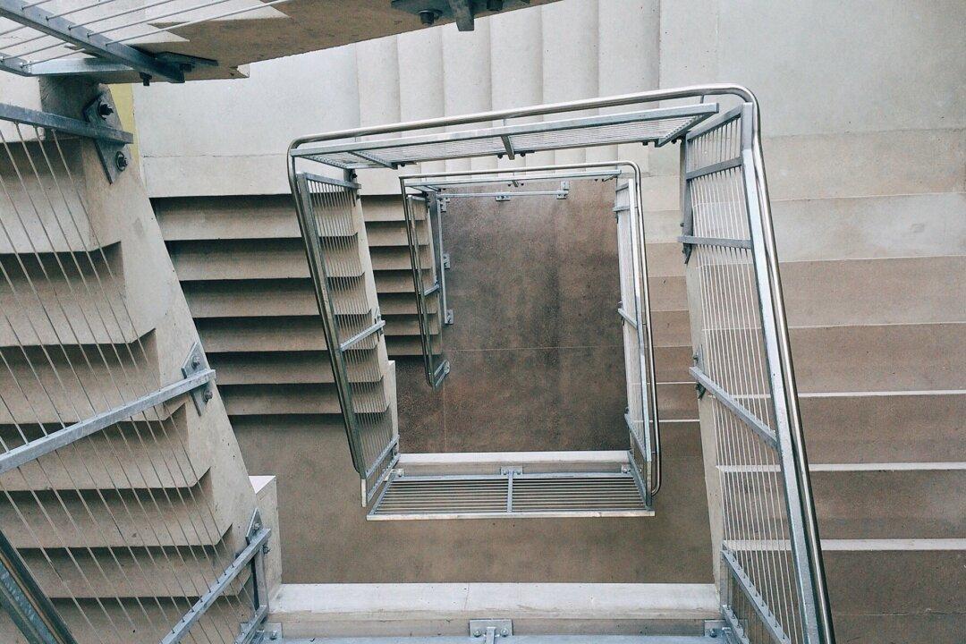 Wrong Turn Gets Woman Trapped in Stairwell for Over 2 Days After She is Released From Jail