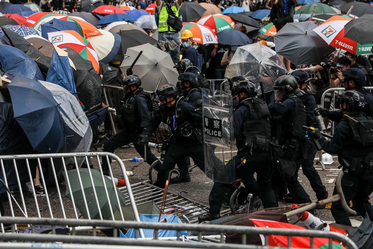 Amnesty International: Hong Kong Police Used ‘Unlawful’ Force to Disperse Protesters