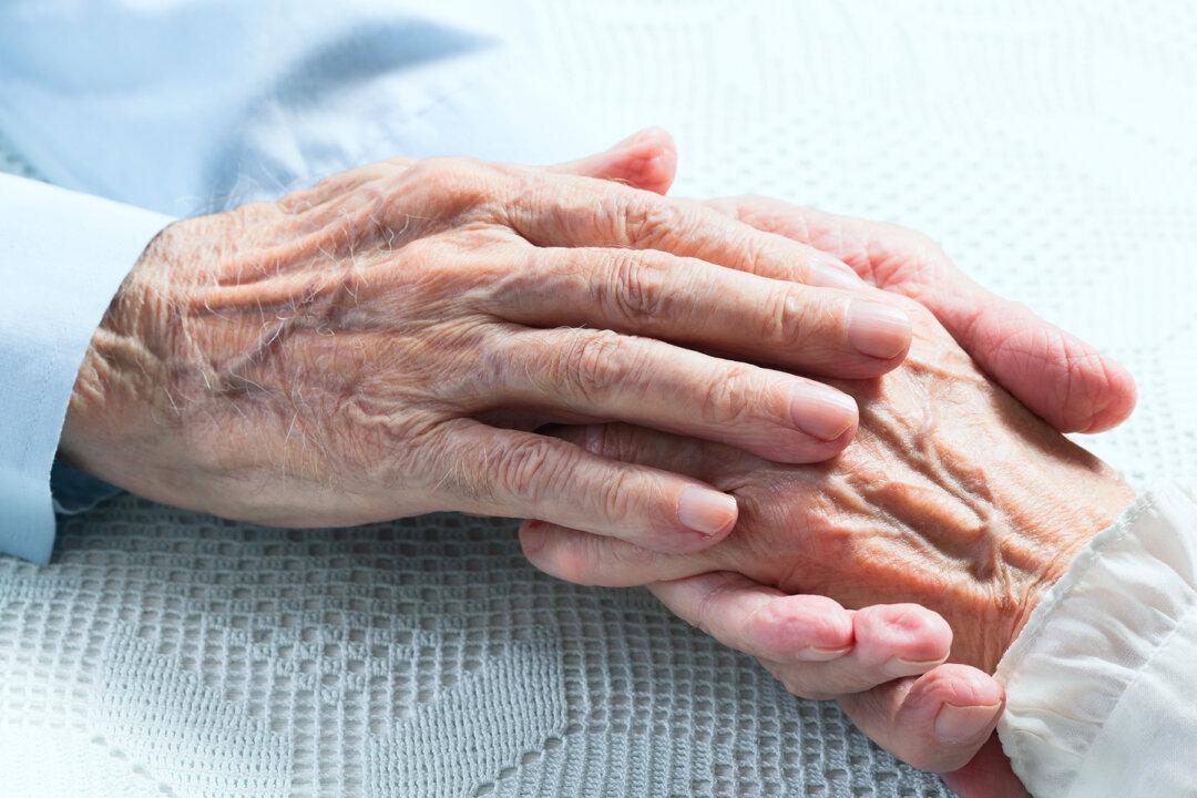 US Veteran, 97, Reunites With His Lost French Sweetheart, 92, He Met During WWII