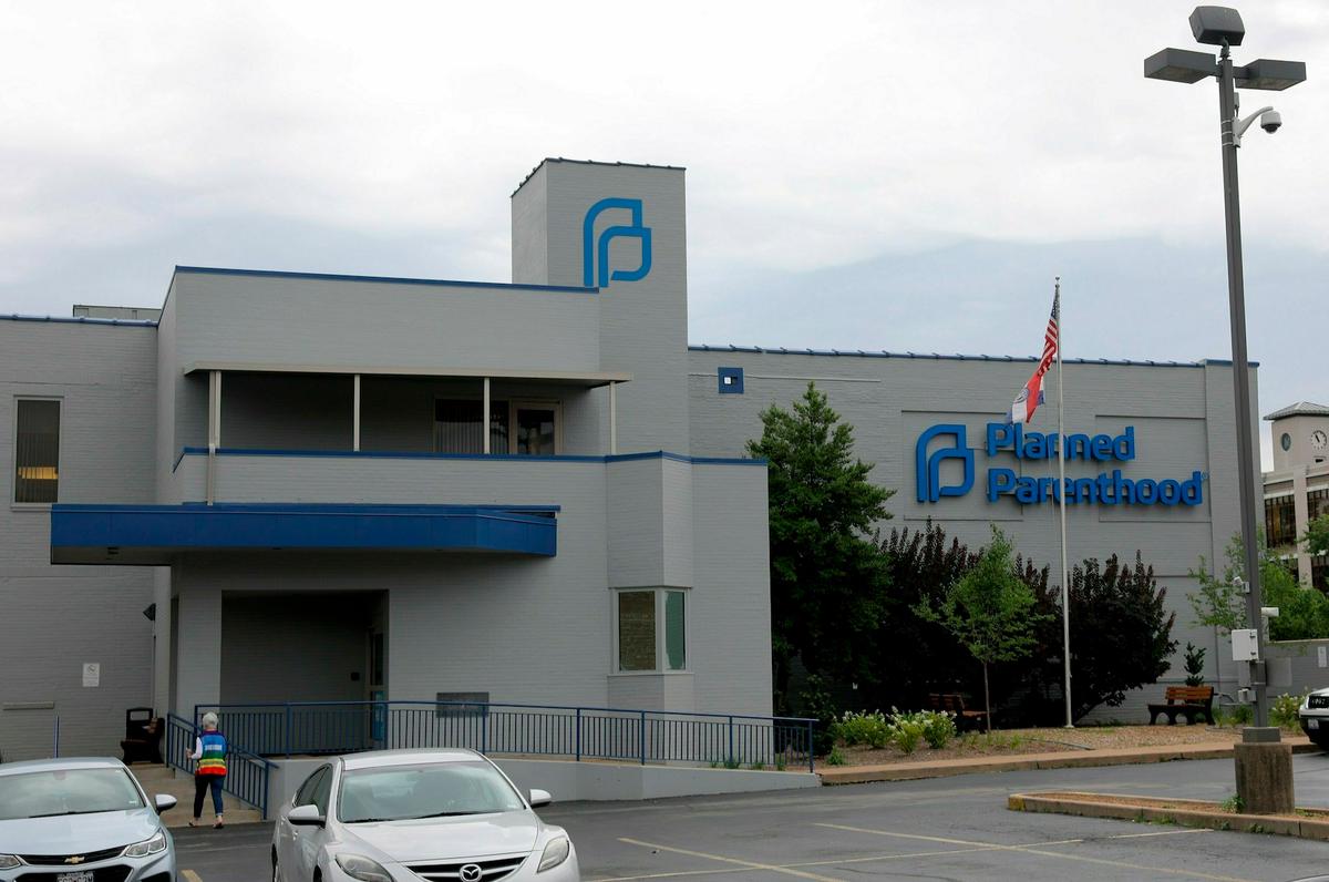Planned Parenthood Forgoing Title X Funding Over New Trump Administration Rules