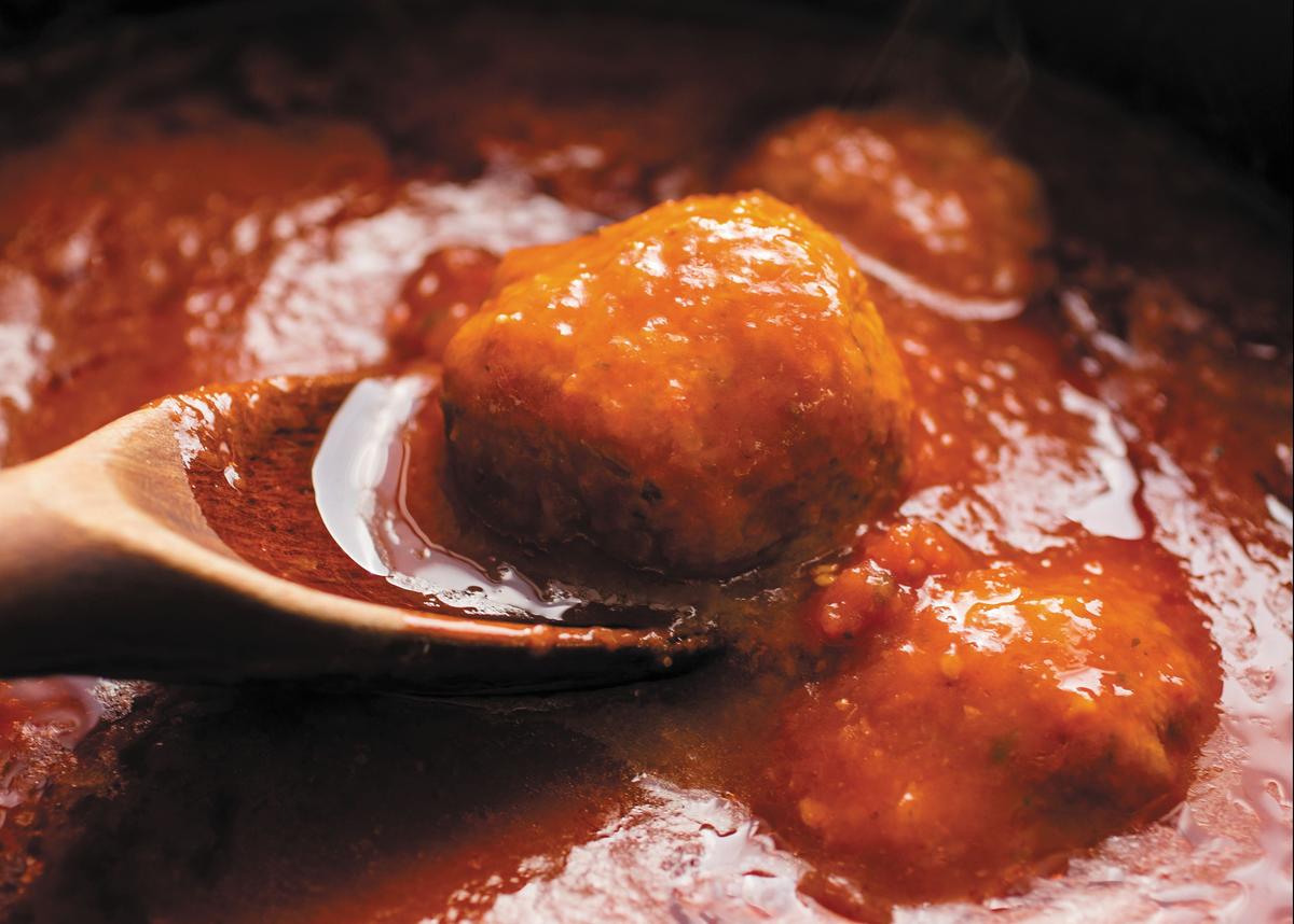 Gina’s Brodo di Mamma e Polpette (Meatballs With Tomato Sauce)