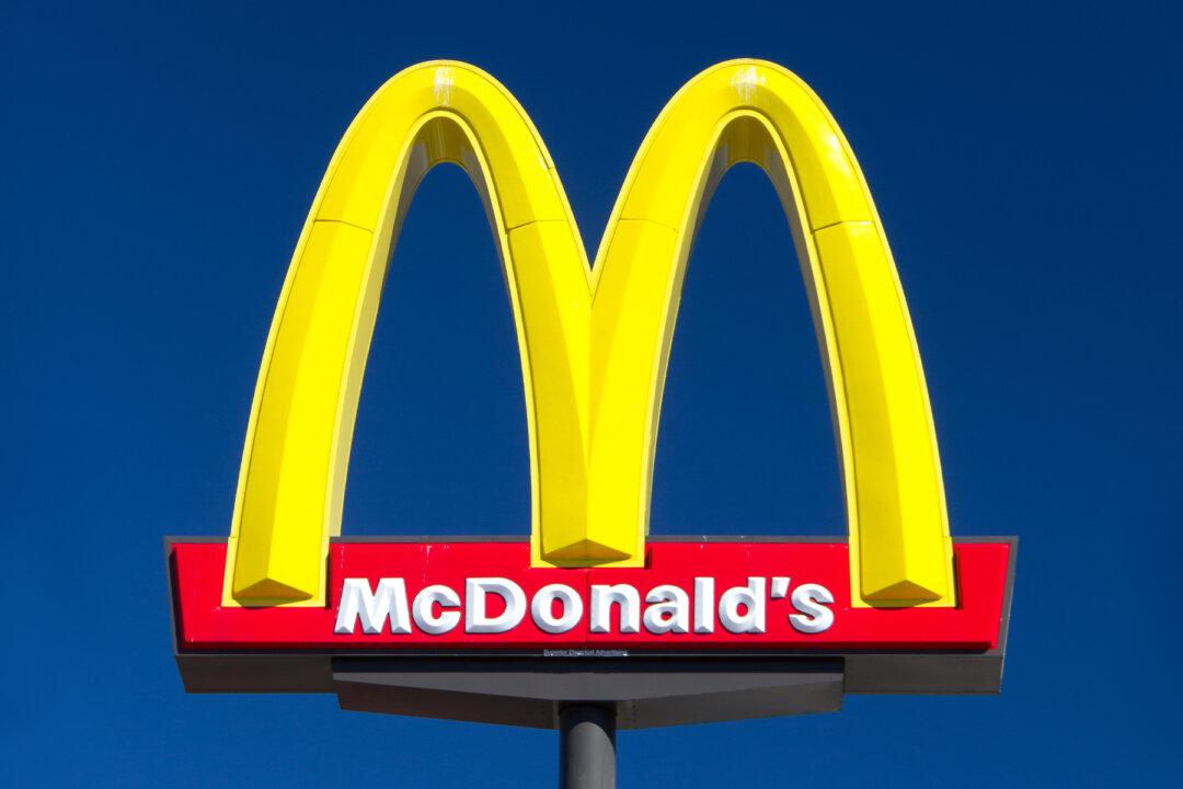 Girl Flees McDonalds’s Bathroom Crying, Then Mom Sees Something on Her Leg