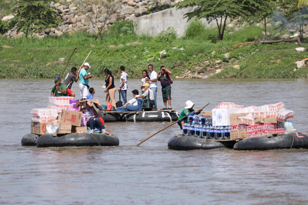 Mexico Deploys Almost 9,000 Troops to Stem Flow of Migrants From Northern Triangle to US Border
