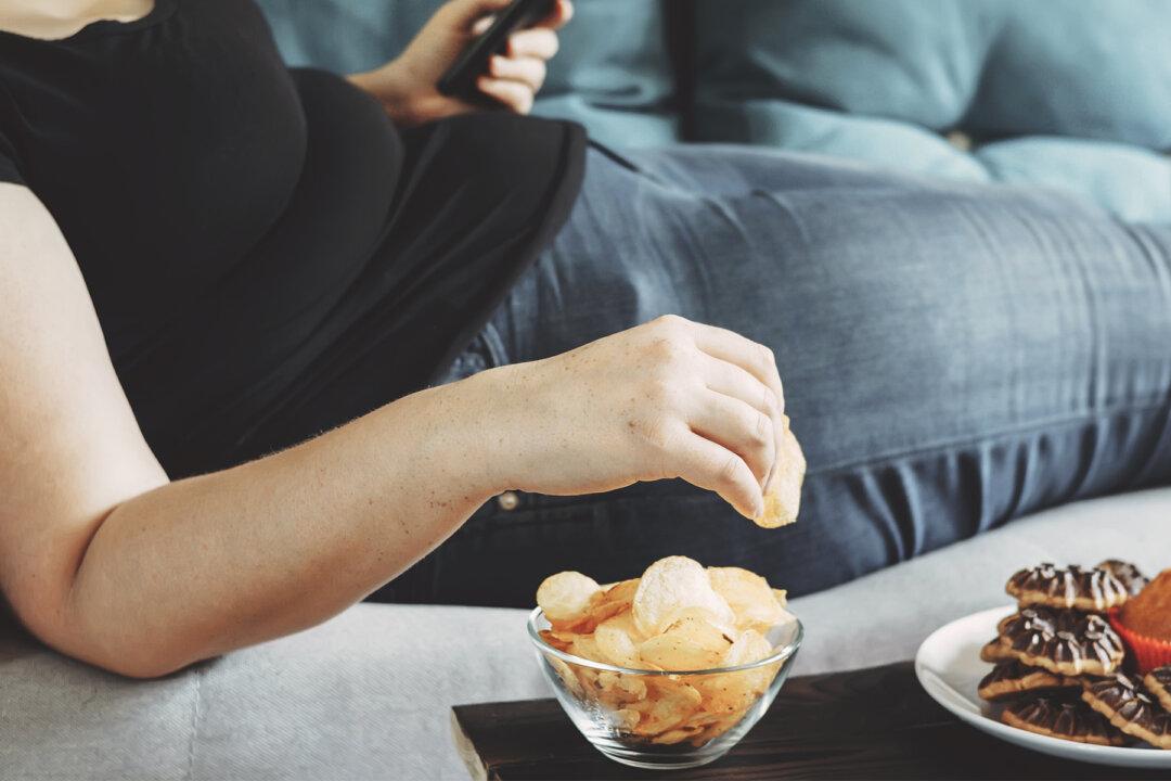 NO SELF-DISCIPLINE? This Device SHOCKS You Into Sticking to Your Diet & Breaking Bad Habits