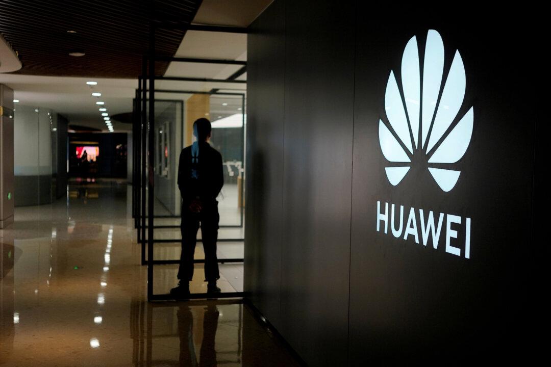 Huawei Faces Online Storm in China Over Employee Treatment
