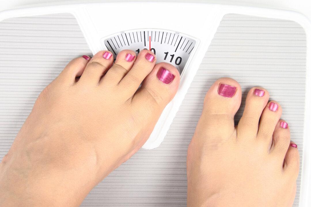 Woman Fat-Shamed During Pedicure, Watch What Happens When Customers Step In