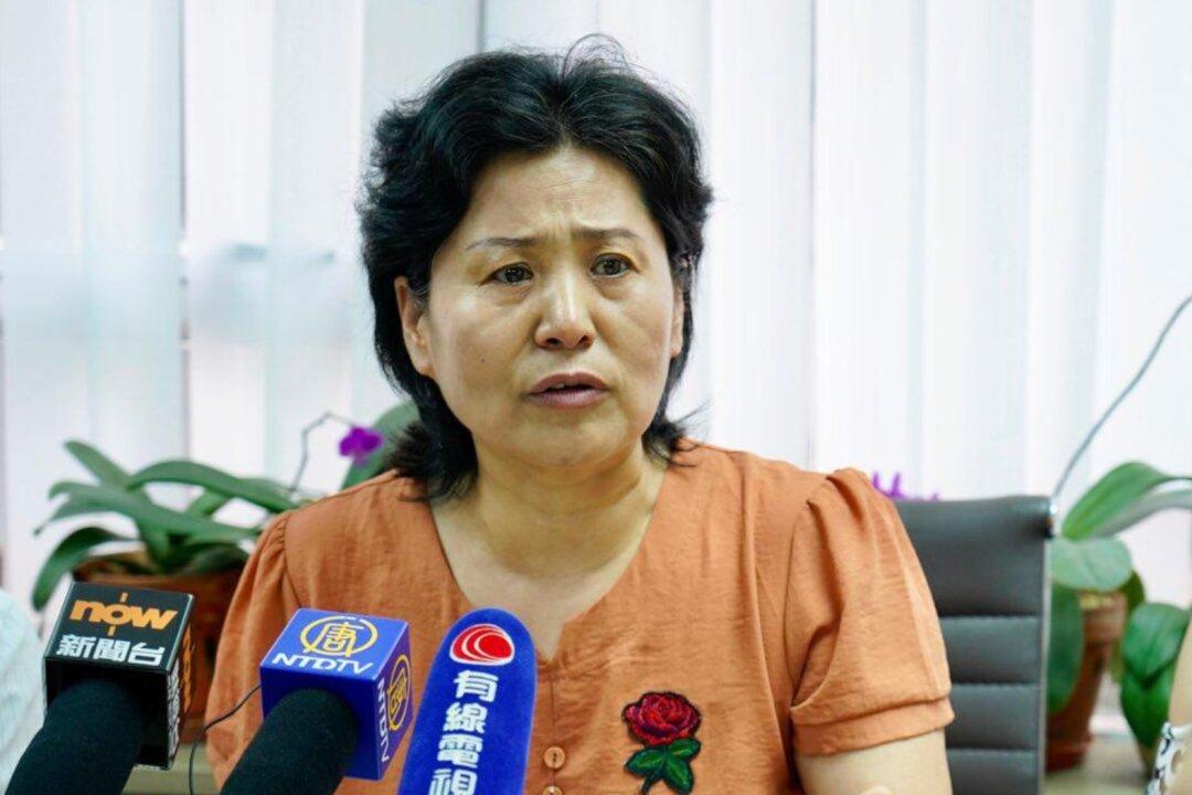 Wife of ‘Disappeared’ Chinese Rights Lawyer Gao Zhisheng to Attend Hong Kong’s July 1 Protest