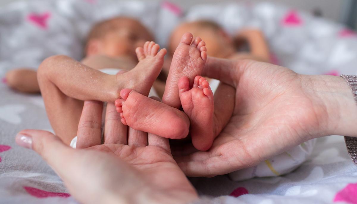 Women Think ‘Puppies’ Are Crying, Instead Find Twins With Umbilical Cords Attached