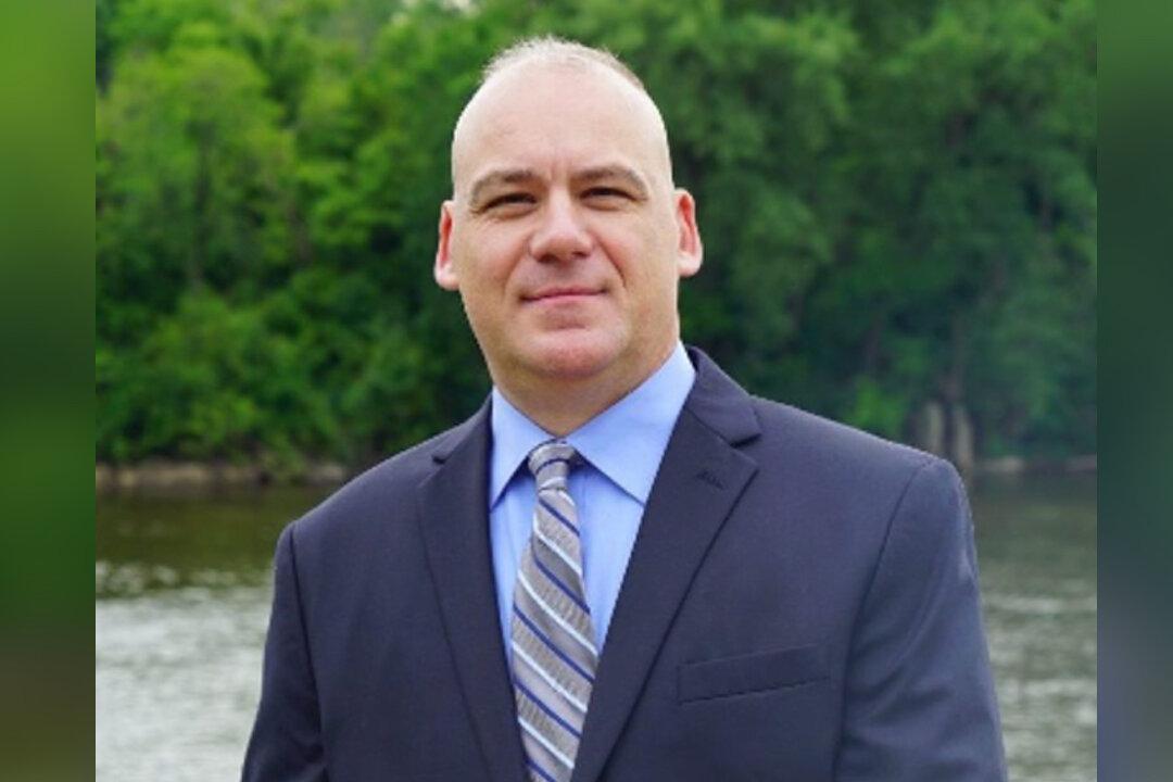 Army Veteran, Police Officer Challenges Ilhan Omar for Congress Seat: ‘I’m Going to Be a Voice’ for the People