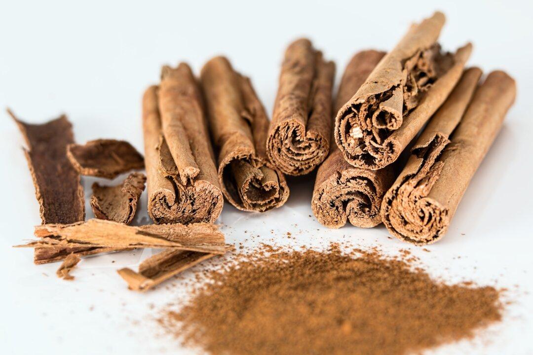 6 Healthy Reasons to Eat More Real Cinnamon (Not Its Cousin)