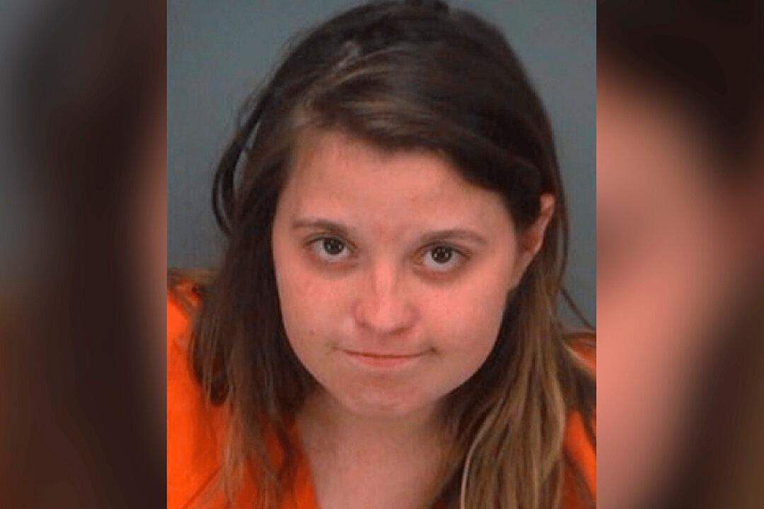 Upset Girlfriend Leaves $5K Tip for Waitress Using Boyfriend’s Credit Card